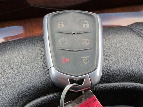 Used 2015 Cadillac Escalade Premium image 32