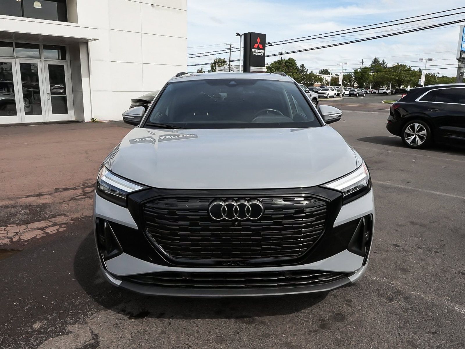 Used 2023 Audi Q4 e-tron Premium Plus w/ Premium Plus AWD/4WD image 2