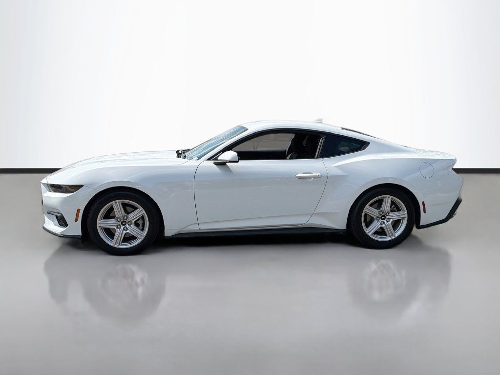Used 2026 Ford Mustang Coupe RWD image 9