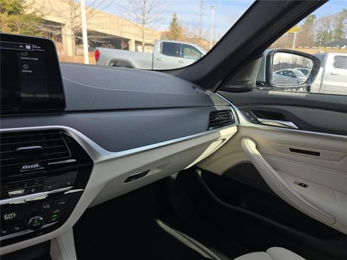 Certified 2023 BMW 540i xDrive w/ Executive Package image 24