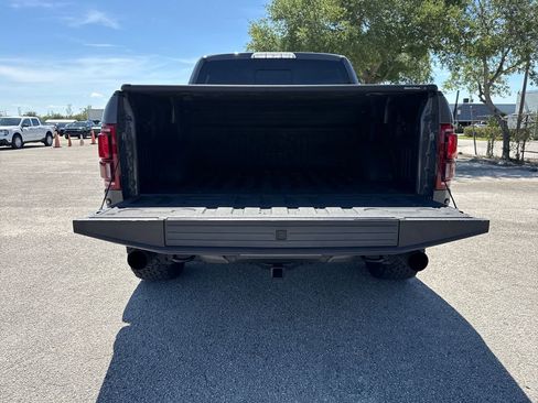 Used 2018 Ford F150 Raptor w/ Equipment Group 802A Luxury AWD/4WD image 30