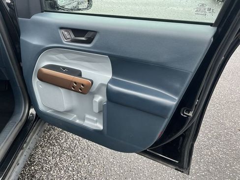 Used 2022 Ford Maverick Lariat image 38