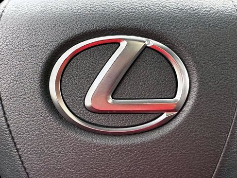 Used 2025 Lexus GX 550 w/ Accessory Package (2T) AWD/4WD image 28