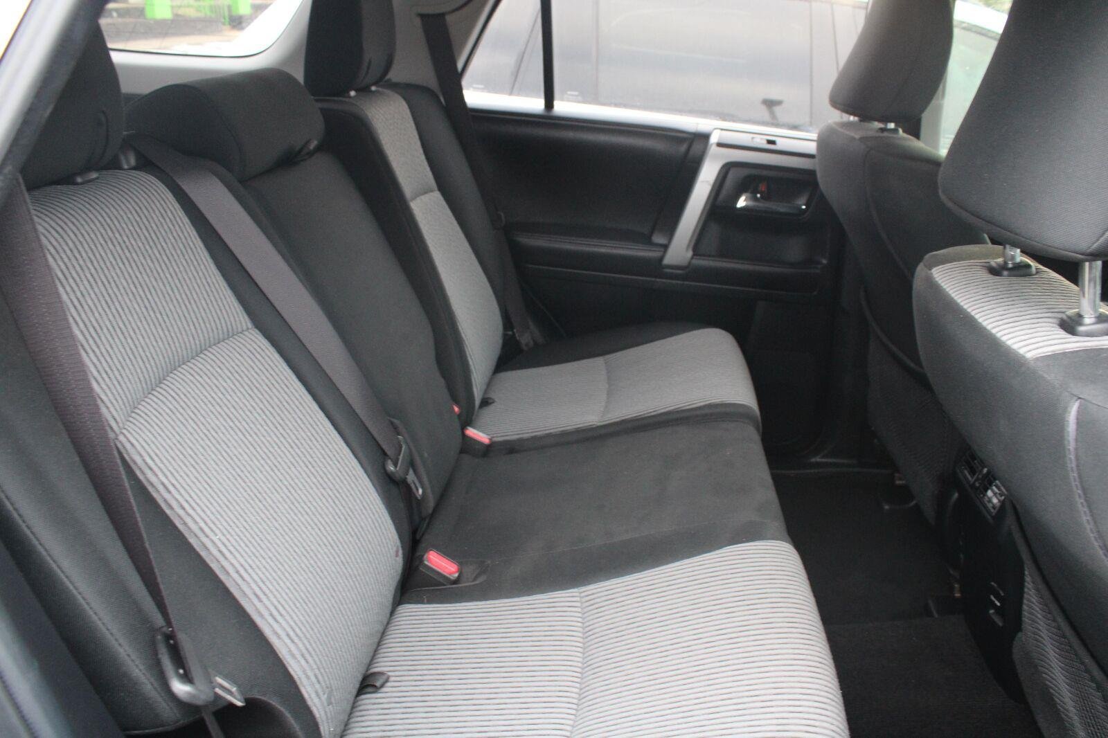 Used 2017 Toyota 4Runner SR5 AWD/4WD image 5