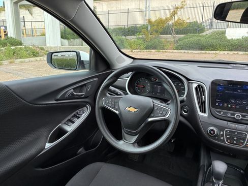 Used 2024 Chevrolet Malibu LT image 35