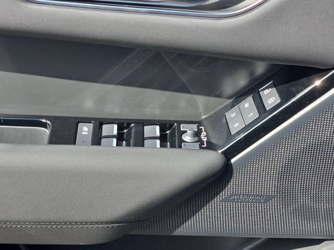 New 2026 Land Rover Range Rover Velar S AWD/4WD image 28
