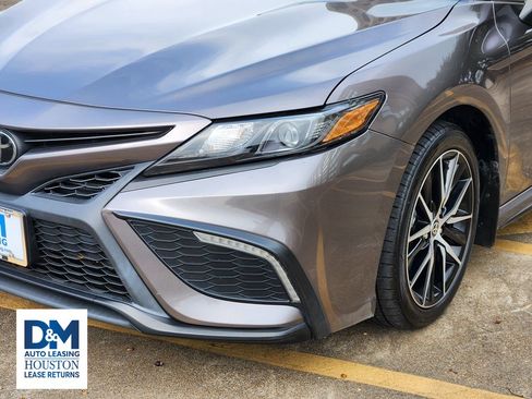 Used 2023 Toyota Camry SE image 12