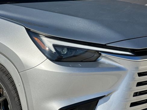 New 2026 Lexus TX 500h AWD image 10