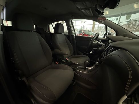 Used 2019 Chevrolet Trax LS w/ Tint and Cruise Package image 30