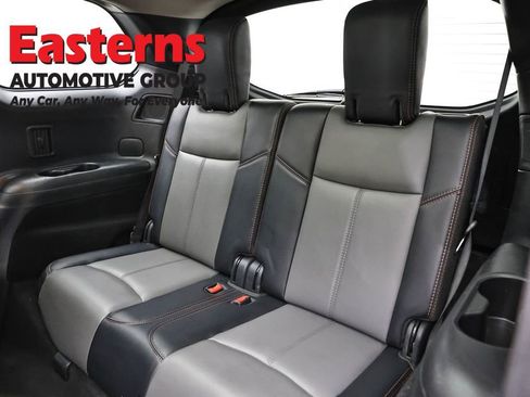 Used 2020 Nissan Pathfinder SL AWD/4WD image 31