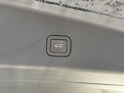 New 2026 Cadillac Vistiq Luxury w/ LPO, Floor Liner Package image 11