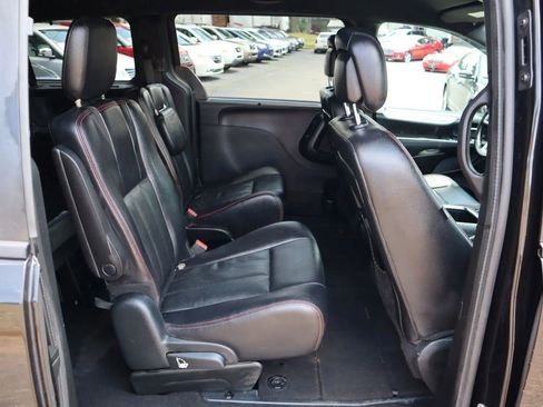Used 2017 Dodge Grand Caravan GT image 16
