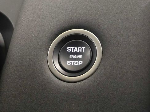 Certified 2025 Land Rover Discovery Sport S image 31