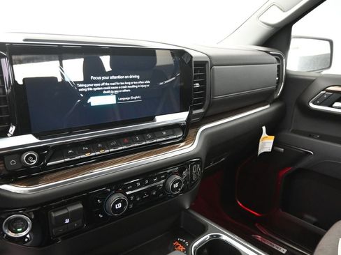 New 2025 Chevrolet Silverado 1500 RST AWD/4WD image 18