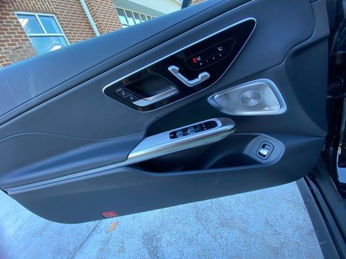 Used 2025 Mercedes-Benz CLE 300 4MATIC Cabriolet image 32