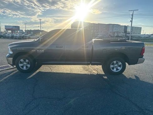 Used 2019 RAM 1500 Classic SLT RWD image 7