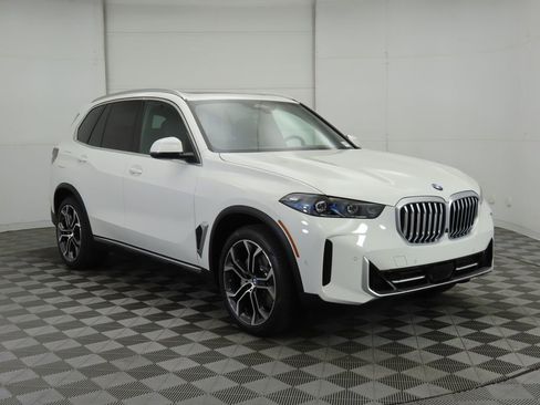 Certified 2026 BMW X5 sDrive40i w/ Climate Comfort Package image 4