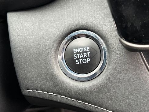 Used 2023 Toyota Highlander L image 29