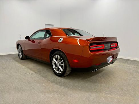 Used 2022 Dodge Challenger SXT image 9