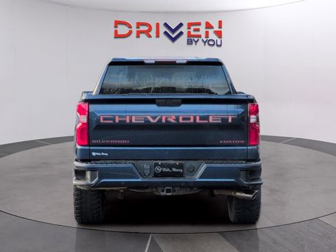 Used 2019 Chevrolet Silverado 1500 Custom w/ Custom Convenience Package image 3