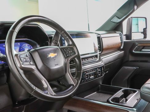 Used 2024 Chevrolet Silverado 3500 High Country w/ High Country Premium Package AWD/4WD image 27