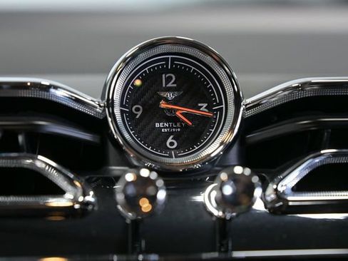 Used 2023 Bentley Bentayga image 64