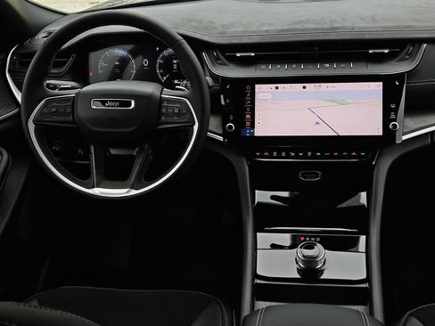 New 2026 Jeep Grand Cherokee L 2WD image 24