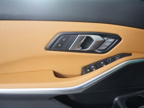 Certified 2025 BMW 330i Sedan image 9