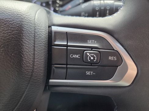 Used 2022 Jeep Compass Latitude FWD image 27