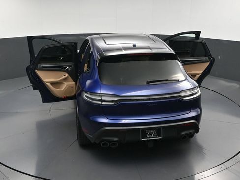 Certified 2026 Porsche Macan AWD/4WD image 33