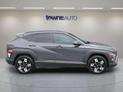 Used 2025 Hyundai Kona SEL FWD image 6