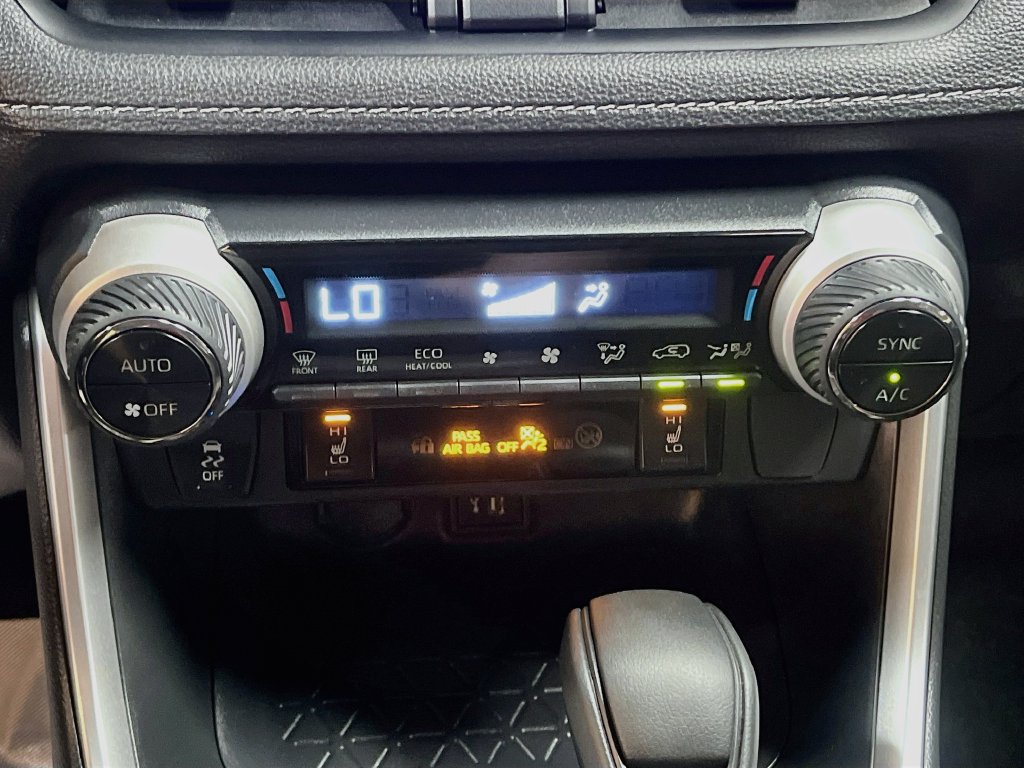 Used 2025 Toyota RAV4 XLE w/ Weather Package AWD/4WD image 16
