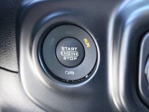 Used 2022 Jeep Wrangler Unlimited Sahara w/ LED Lighting Group AWD/4WD image 22