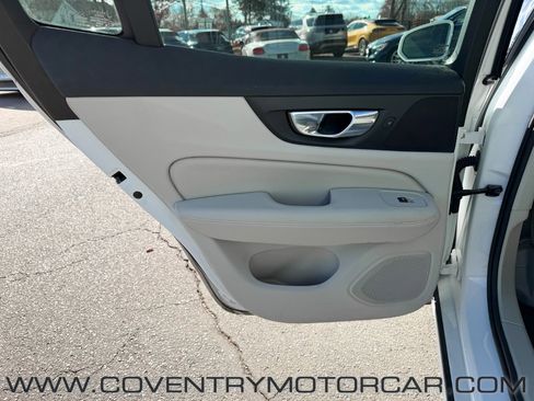 Used 2019 Volvo S60 T8 Inscription image 42