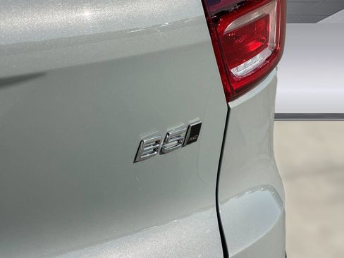 Used 2025 Volvo XC40 B5 Ultra w/ Climate Package image 12