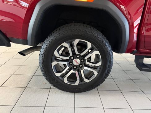 Certified 2024 GMC Canyon AT4 w/ AT4 Premium Package AWD/4WD image 23