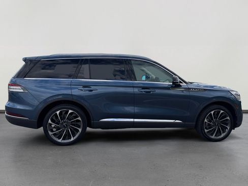 Used 2020 Lincoln Aviator Reserve w/ Equipment Group 202A image 6
