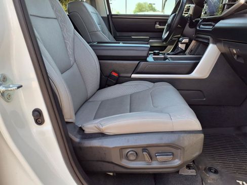 Used 2022 Toyota Tundra SR5 w/ SR5 Premium Package RWD image 11