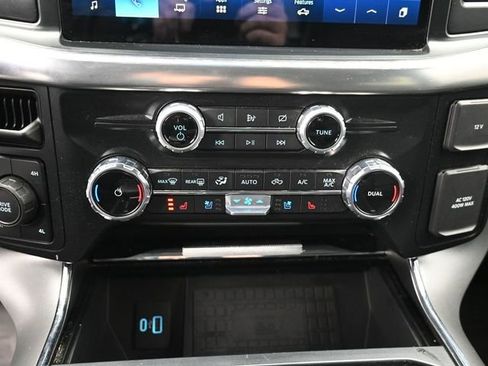 Used 2022 Ford F150 Lariat image 34