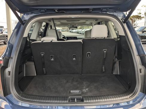 Certified 2023 Kia Telluride EX w/ EX Captain's Chair Package image 10