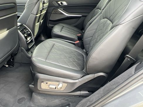 Used 2023 BMW X7 xDrive40i w/ Executive Package image 26