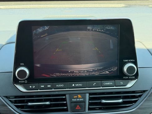Used 2023 Nissan Altima 2.5 SV FWD image 24