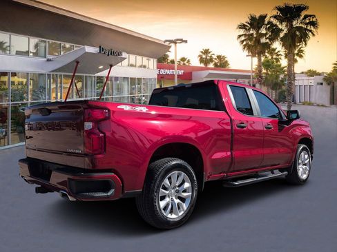 Used 2020 Chevrolet Silverado 1500 Custom w/ Custom Value Package image 3