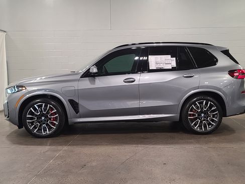 Used 2026 BMW X5 xDrive50e w/ M Sport Package AWD/4WD image 5