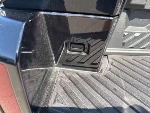 Used 2025 GMC Hummer EV 3X w/ LPO, Dark Essentials Package AWD/4WD image 31