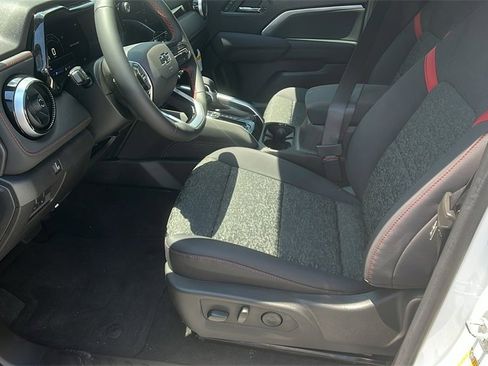 New 2025 Chevrolet Colorado Z71 image 13