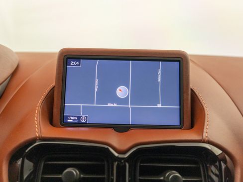 Used 2020 Aston Martin V8 Vantage Coupe RWD image 17
