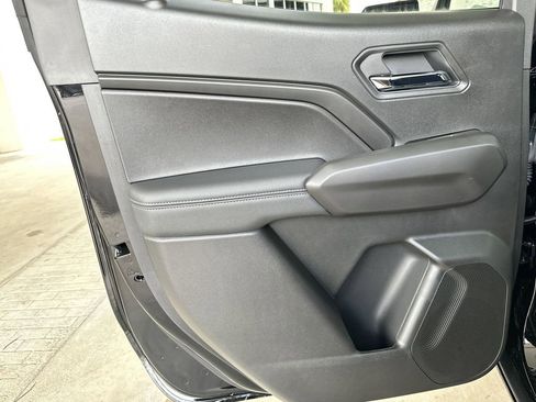 New 2025 GMC Canyon Elevation w/ Convenience Package image 27