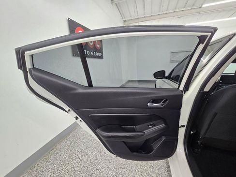 Used 2022 Nissan Altima 2.5 SV FWD image 26