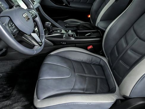 Used 2020 Nissan GT-R Premium AWD/4WD image 22